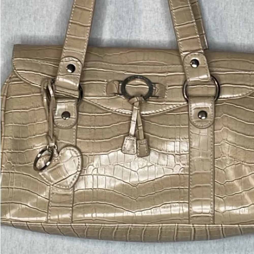 Cl America shoulder bag.